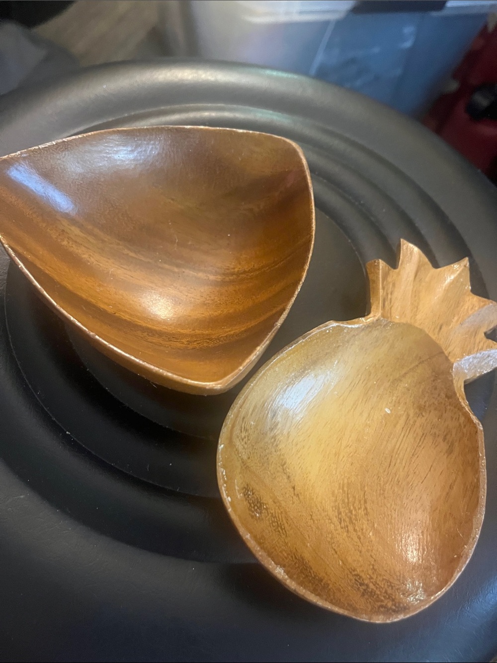 Handcrafted Brown Wooden Serving Bowls - Set of 2P Hawaii Philippines Carved 414